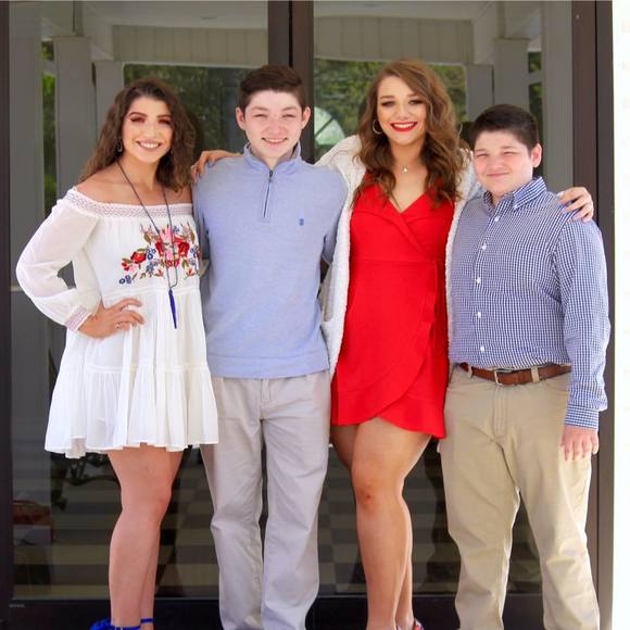 Meet your Posher, Angela - Picture 1 of 1